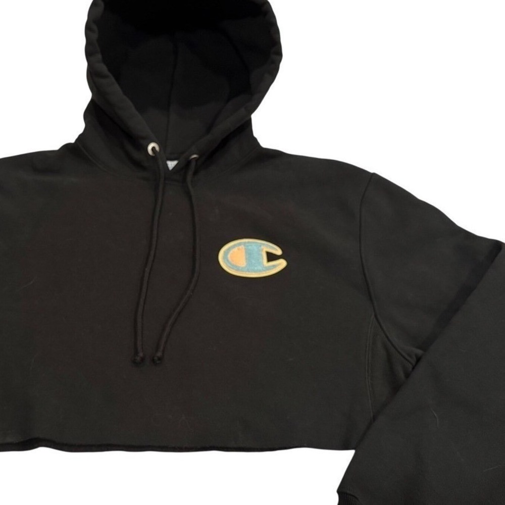 Champion Reverse Weave Cropped Hoodie Black Logo Pullover XS Streetwear - Picture 2 of 7